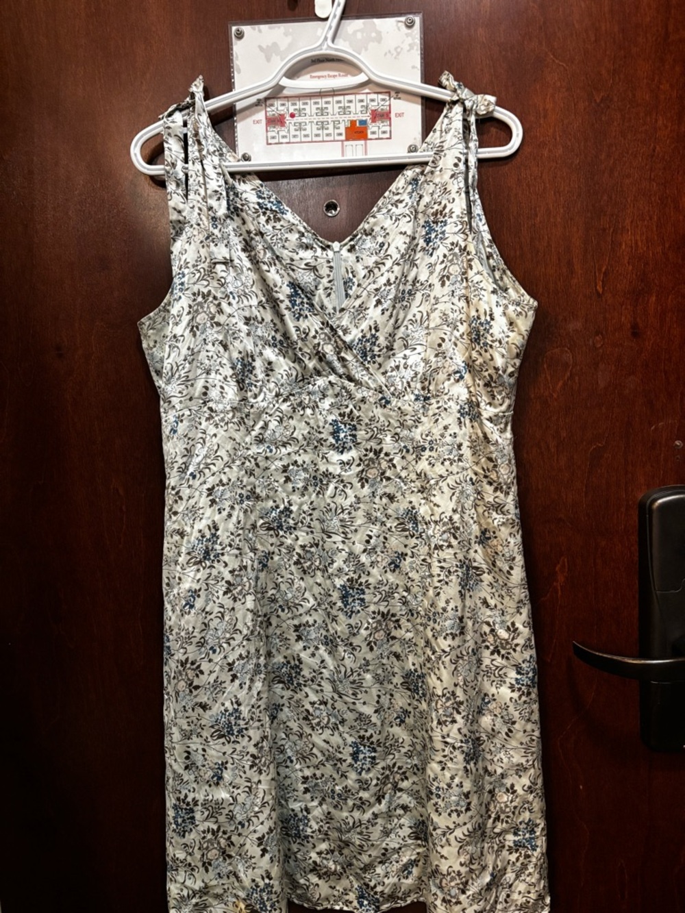 Floral V-Neck Sleeveless Dress in White and Blue